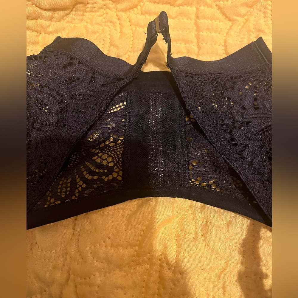 Previously Loved Vs Bra - image 4